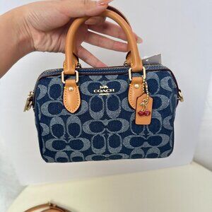 💖💖 New!! Coach denim Boston bag